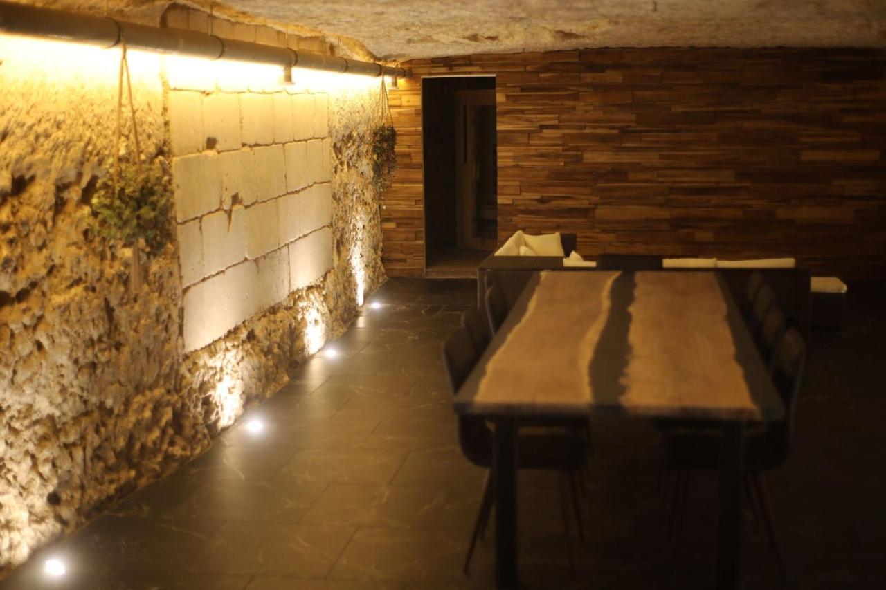 La Montrieuse, Chambre Individuelle Avec Sauna Et Baignoire Spa Naveil Exterior foto
